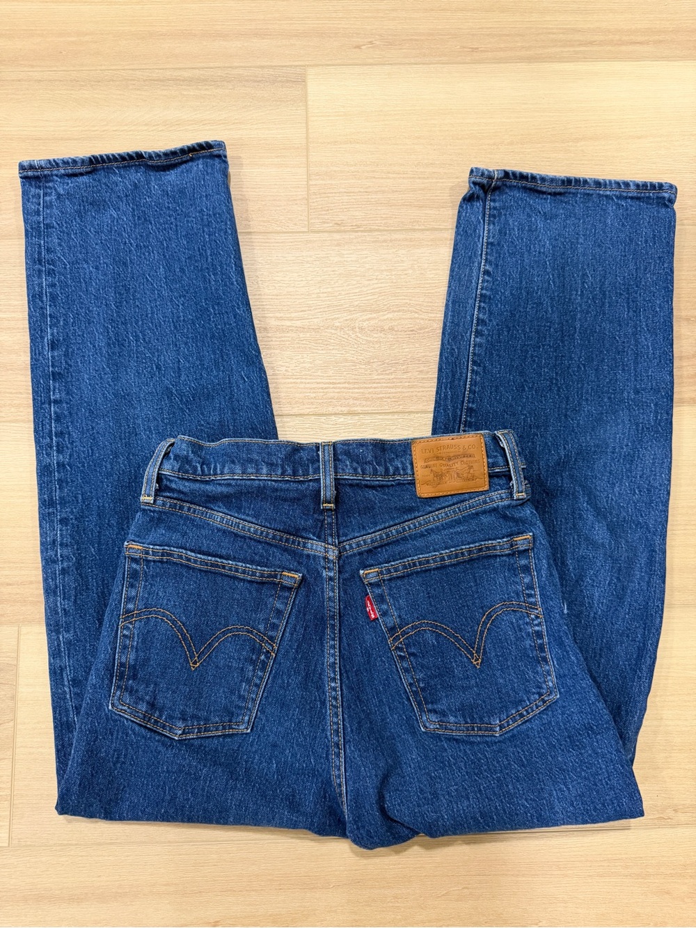 Levi’s Ribcage Straight Jean - Picture 2 of 7